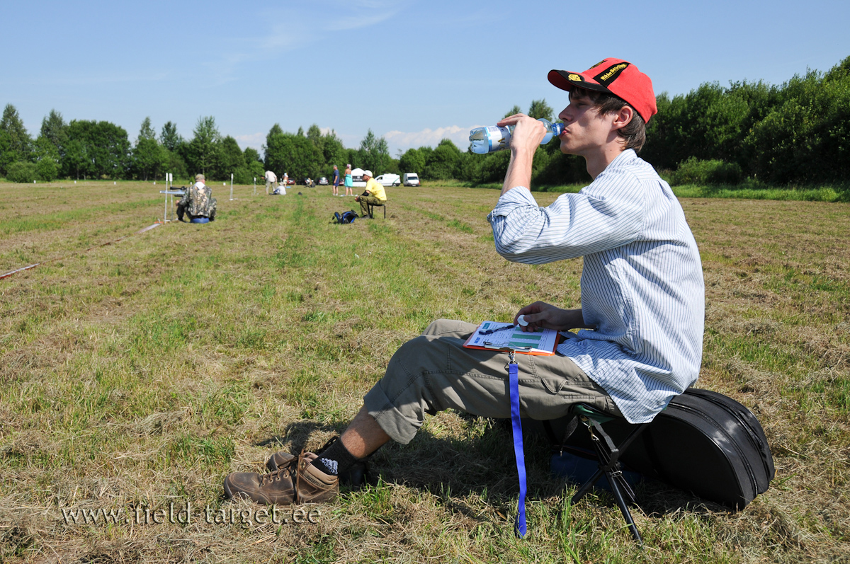 Romil on hea püssikott, mille peal saab vahepeal istuda